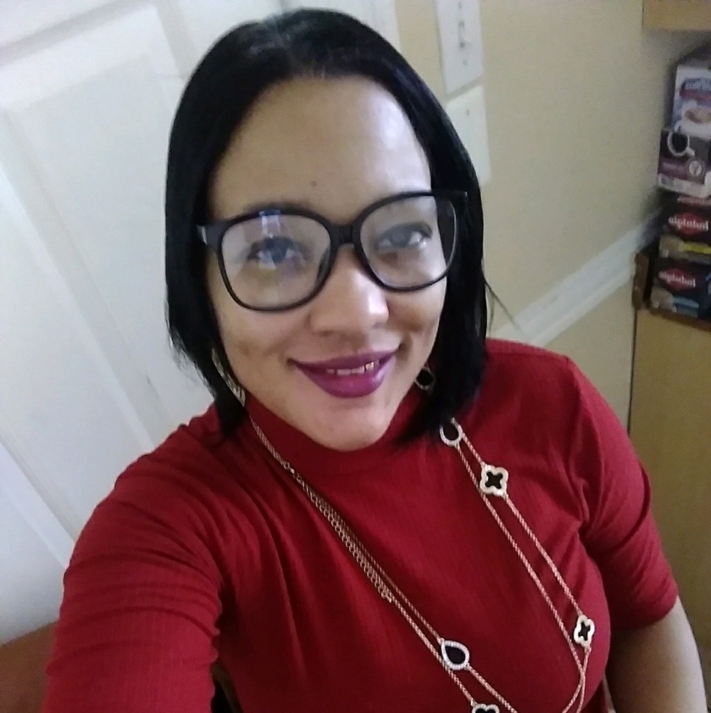 Meet your Posher, Santonia